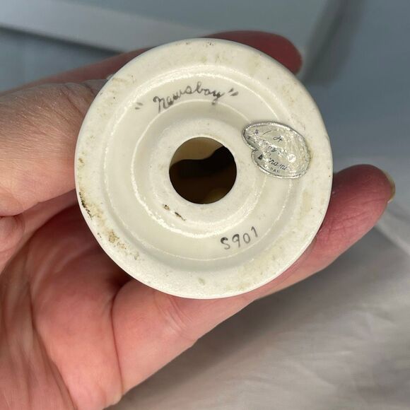 VTG Napco “Newsboy” figurine 1950’s by the National Potteries - Picture 5 of 6